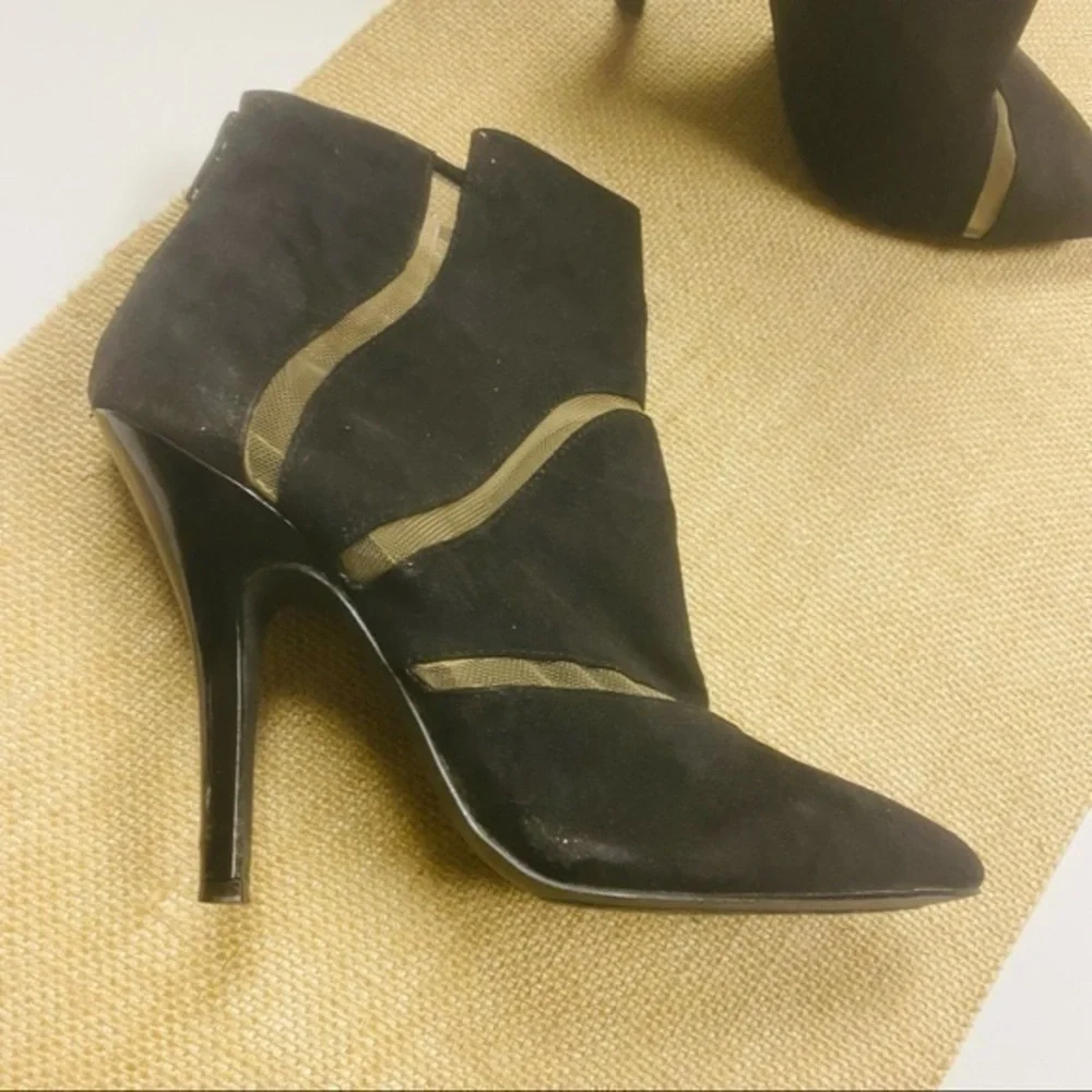 JustFab Black Suede Mireille Casual Booties, size 5.5M